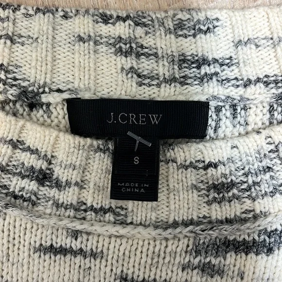 J Crew Long Sleeve Knit Sweater Crew Neck Beige with Gray Design Size S - Picture 8 of 14